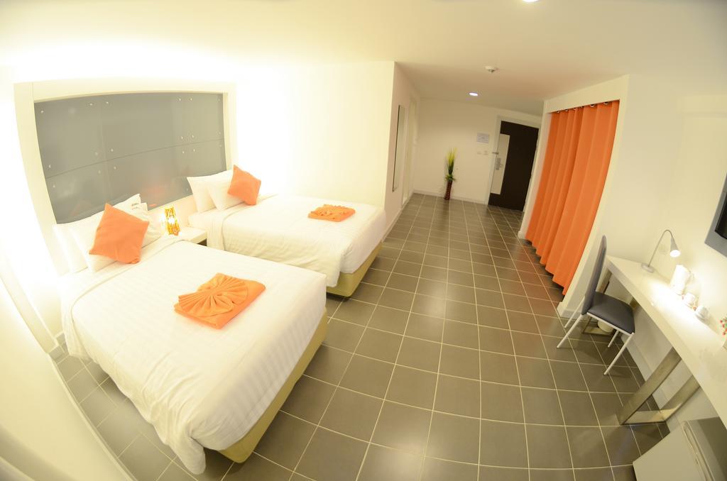 The Original Orange Hotel Накхон Си Тамарат Екстериор снимка