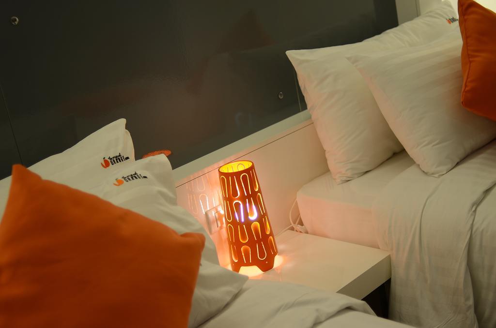 The Original Orange Hotel Накхон Си Тамарат Екстериор снимка