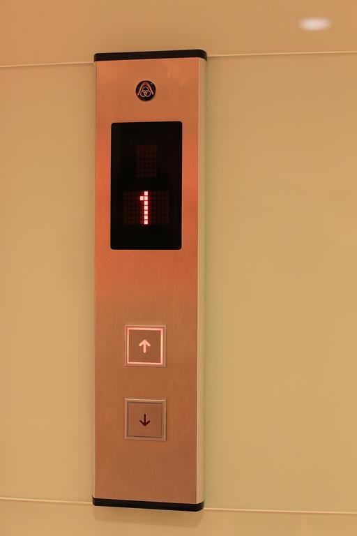 The Original Orange Hotel Накхон Си Тамарат Екстериор снимка